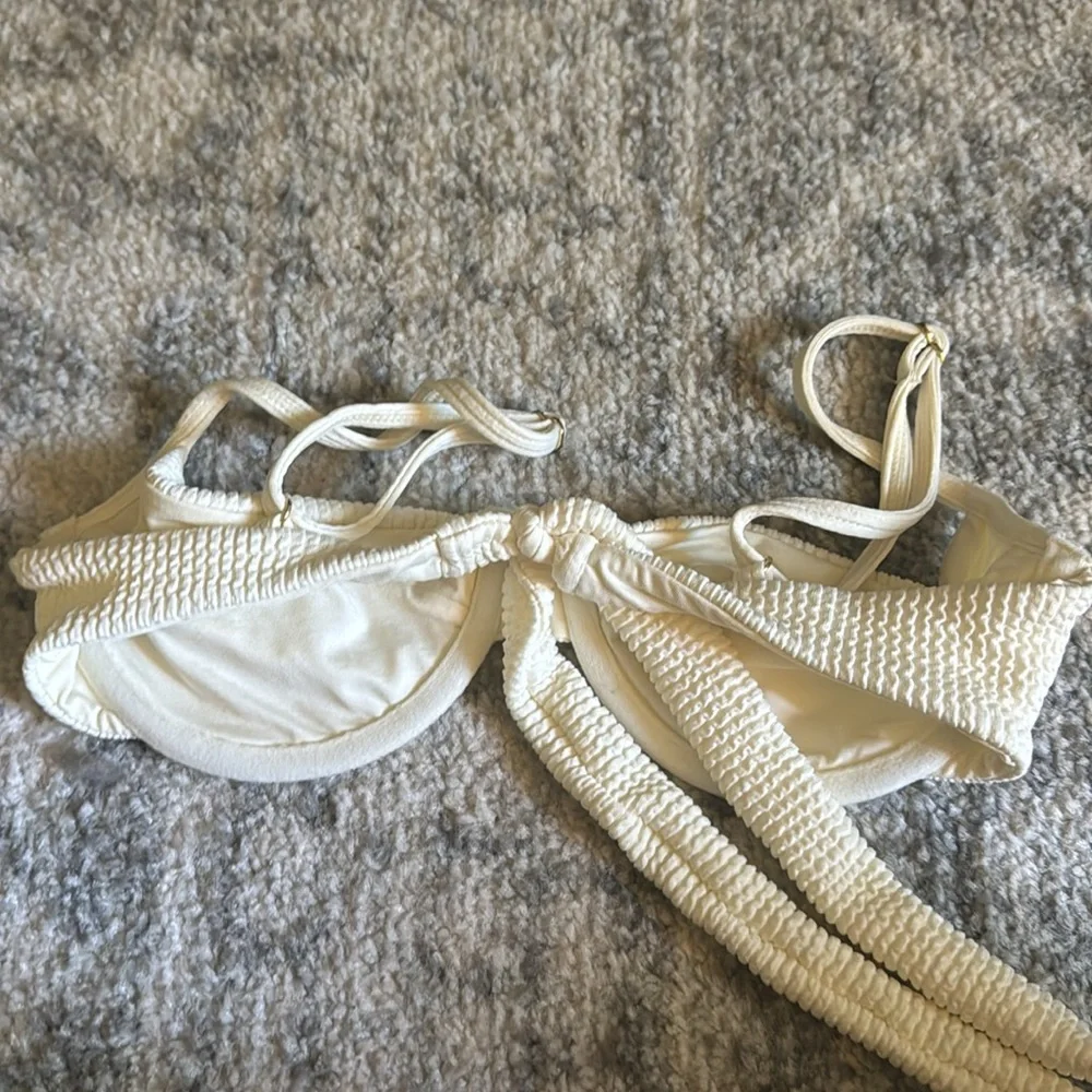 Monday Swimwear Bikini Top
